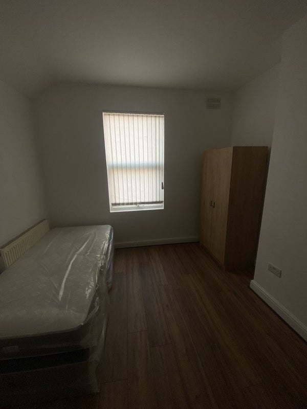 'Lovely semi studio flat in Doncaster DN1' Room to Rent from SpareRoom