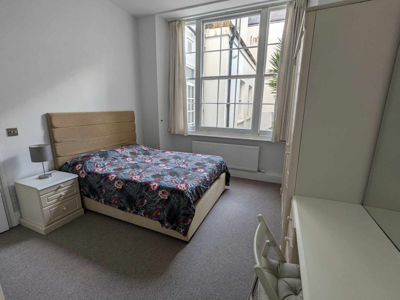 Photo 1: Ensuite Bedroom