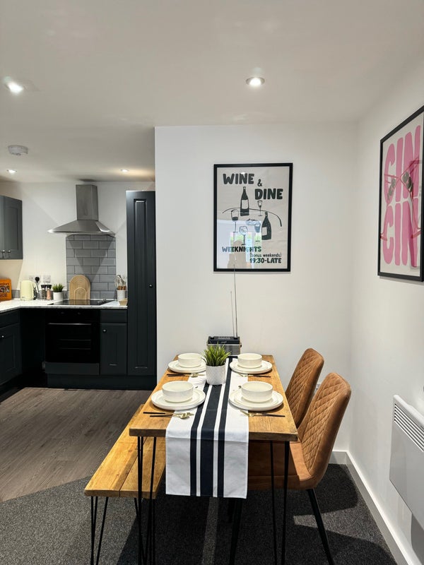 'Quirky Modern Apartment Bills Included' Room to Rent from SpareRoom