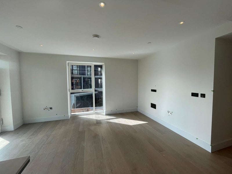 'Room for Rent in White City Living' Room to Rent from SpareRoom