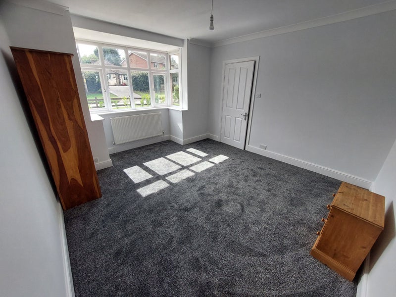 'Big room in chilled house with garden nr Godalming' Room to Rent from