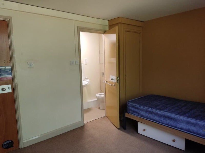 'Tenancy Takeover St Flats' Room to Rent from SpareRoom