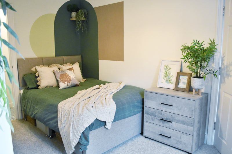 Photo 1: Room 2