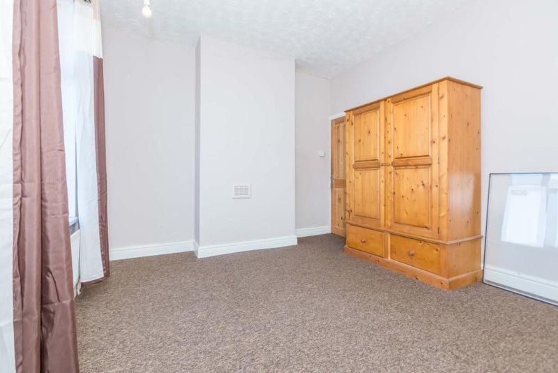 'Sharing room available near University Leicester ' Room to Rent from