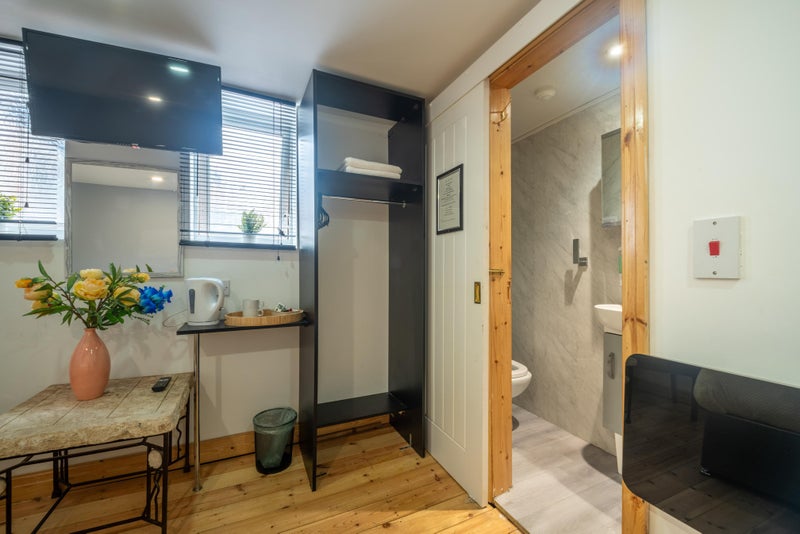 'Ensuite rooms/flats, Bills Included, Bpool Centre' Room to Rent from SpareRoom