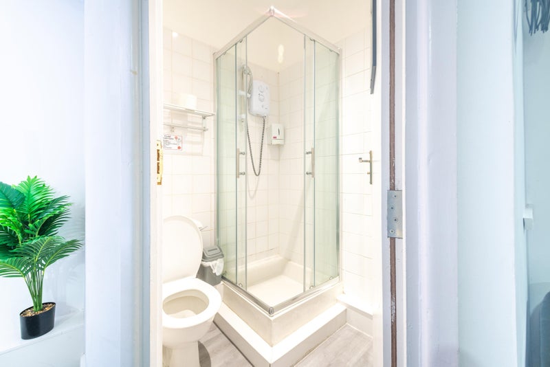 'Ensuite rooms/flats, Bills Included, Bpool Centre' Room to Rent from SpareRoom