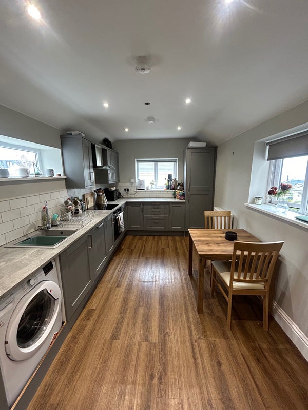 'Lush double room in Pontcanna female only' Room to Rent from SpareRoom