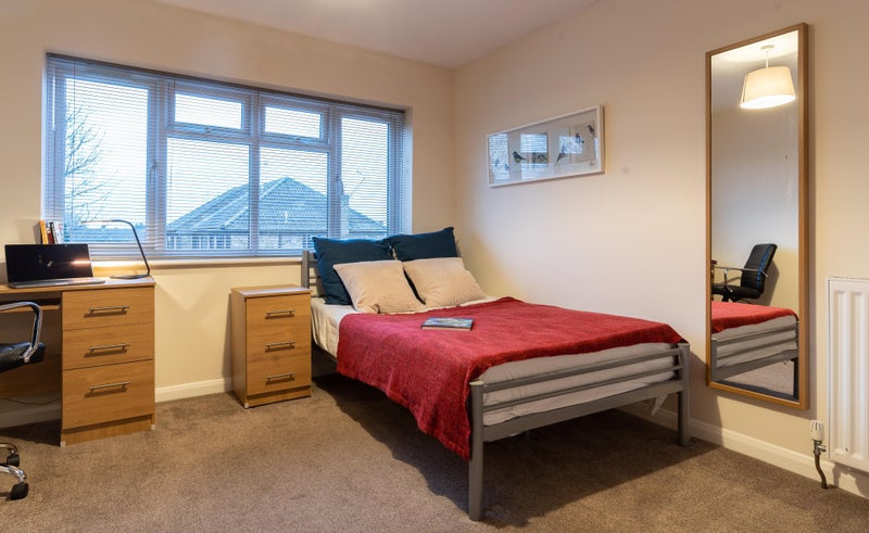 Photo 1: Ensuite Double Bedroom