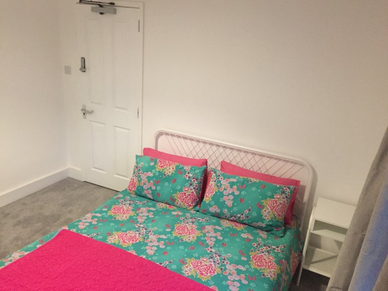 Photo 1: Large double room