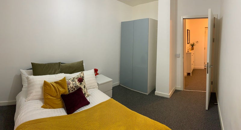 Photo 1: Room (Yours)