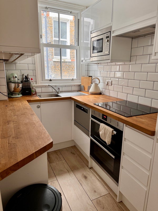 'Stunning, cosy flat in Clapham Junction! ' Room to Rent from SpareRoom