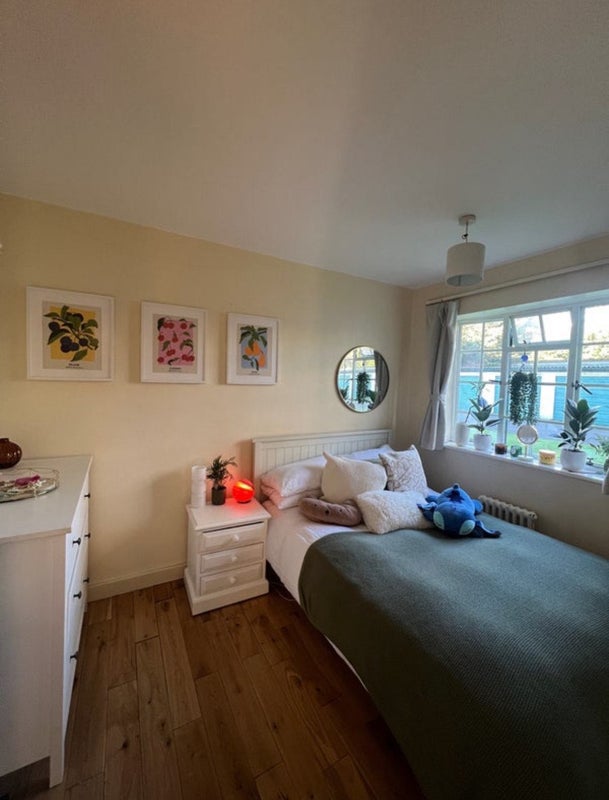 'Short term Double Room Sublet in Ealing' Room to Rent from SpareRoom