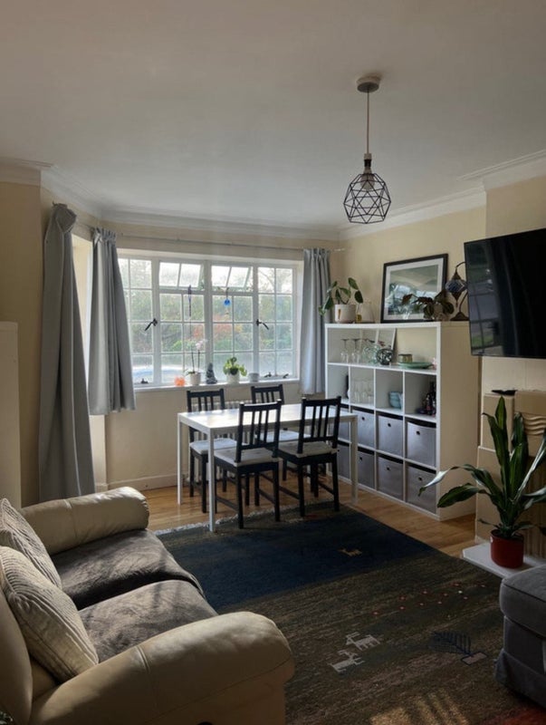 'Short term Double Room Sublet in Ealing' Room to Rent from SpareRoom