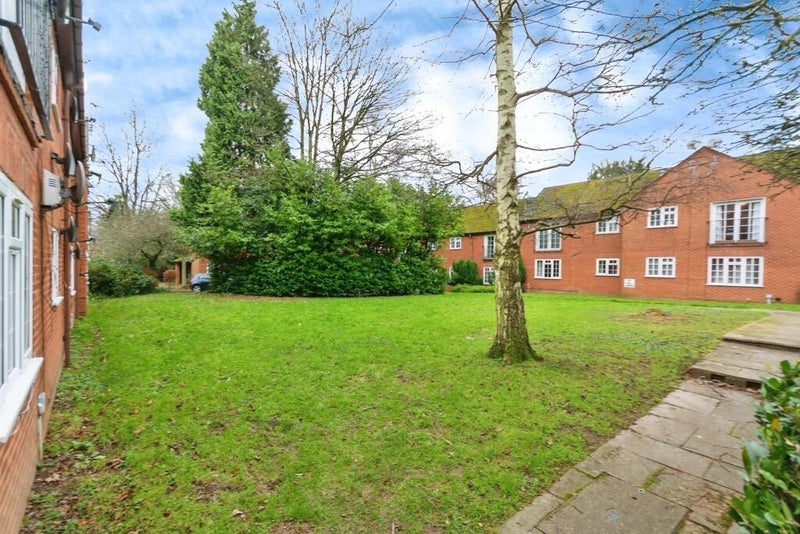 '2 Spacious Bedroom Apartment in Birmingham' Room to Rent from SpareRoom