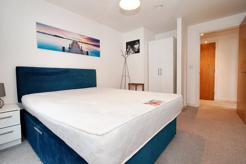 'Stunning 1 Bedroom Flat In Liverpool City Centre' Room to Rent from