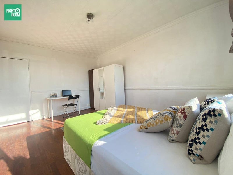 'Huge Room With Private Balcony Angel / Kings X' Room to Rent from