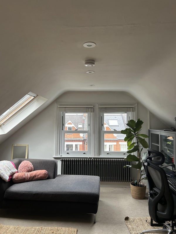 'Spacious double bedroom in Clapham Junction' Room to Rent from SpareRoom