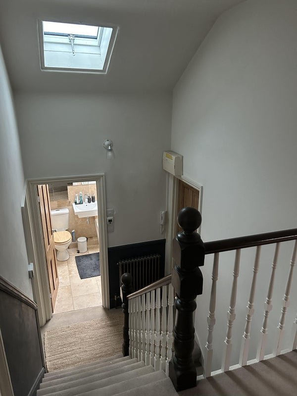 'Spacious double bedroom in Clapham Junction' Room to Rent from SpareRoom