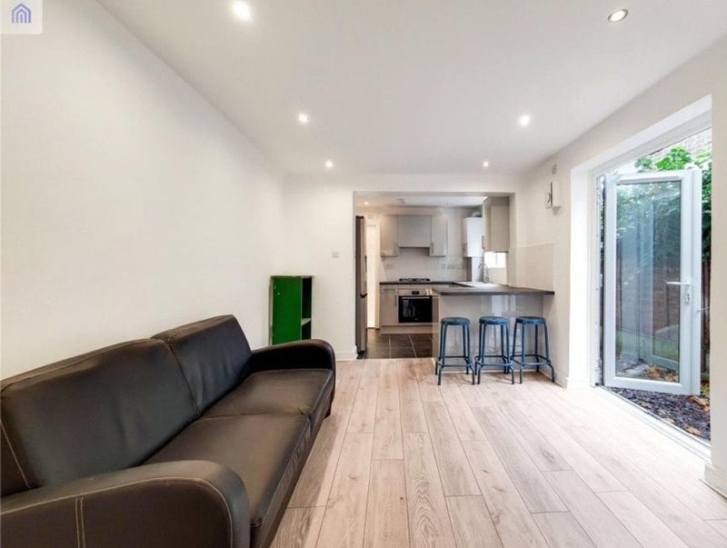 'Sublet double bedroom 4/11 to 14/11' Room to Rent from SpareRoom