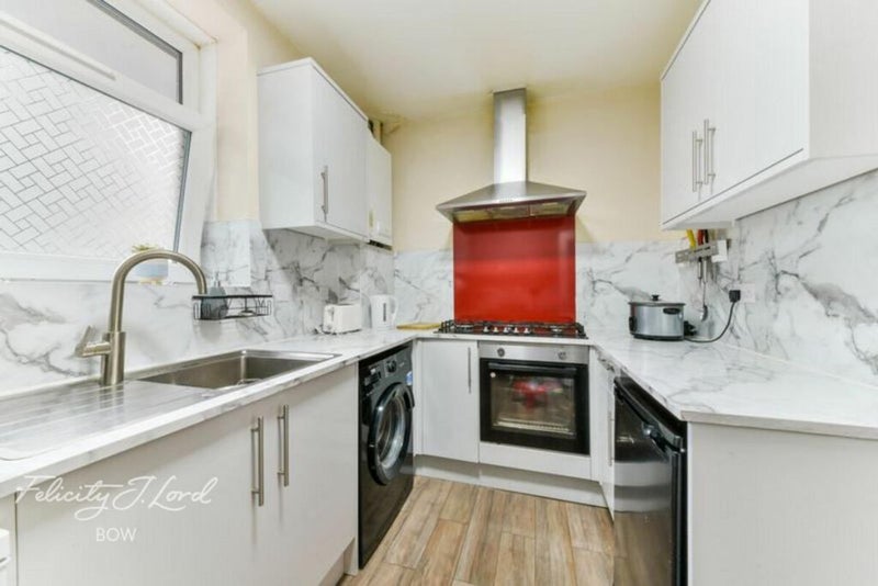 'Nice Double Room available in Bromley by bow' Room to Rent from SpareRoom