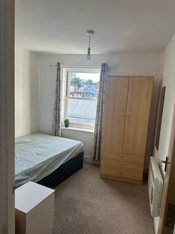 'A lovely 2 bed flat in Bristol City Centre ' Room to Rent from SpareRoom