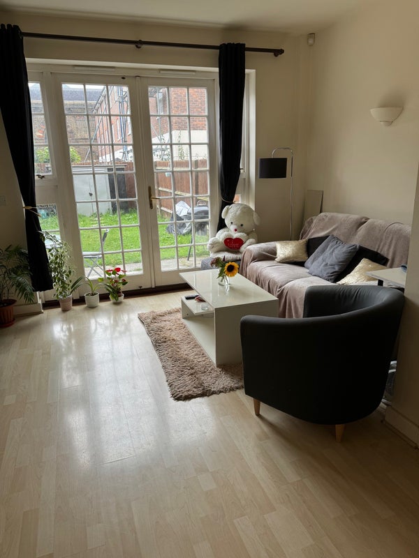 'Lovely double room in Woolwich' Room to Rent from SpareRoom