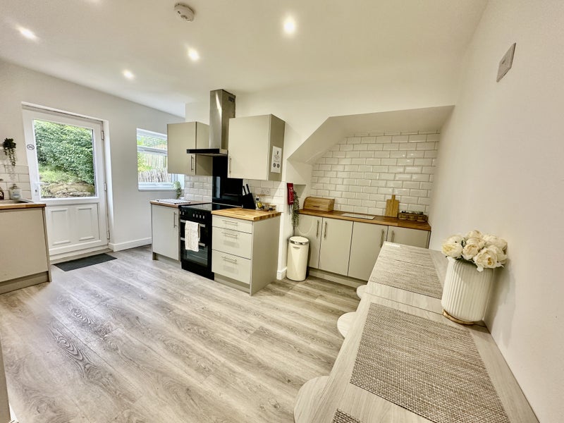 Photo 1: Kitchen