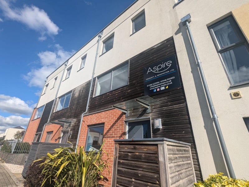 'Immaculate new Colchester house share! ' Room to Rent from SpareRoom