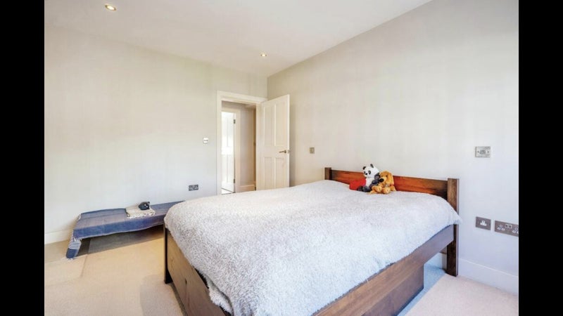 Photo 1: Room (Yours)