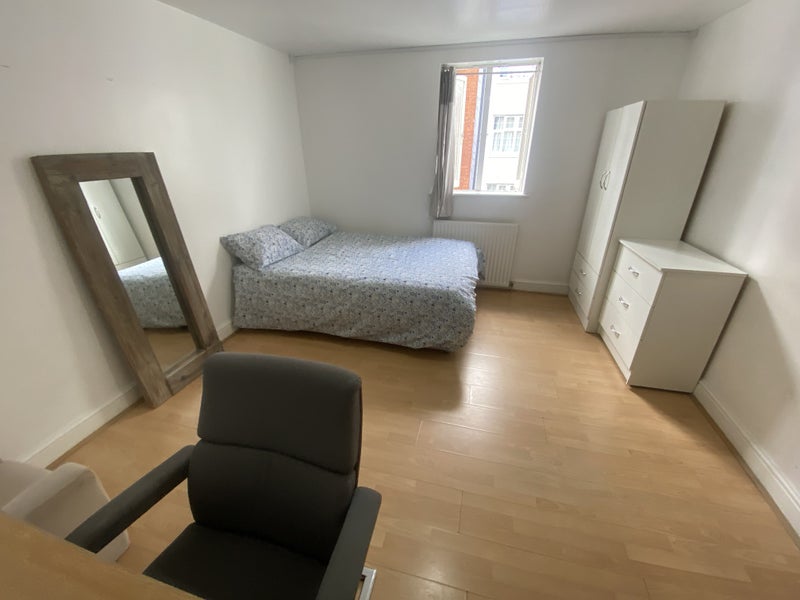 Photo 1: 850pcm ✦ furnished as in pictures ✦ AVAILABLE NOW!