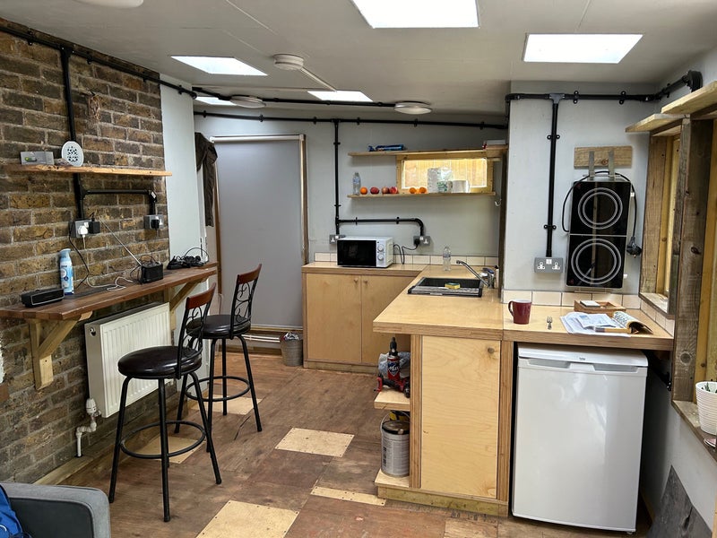 Photo 1: Kitchen
