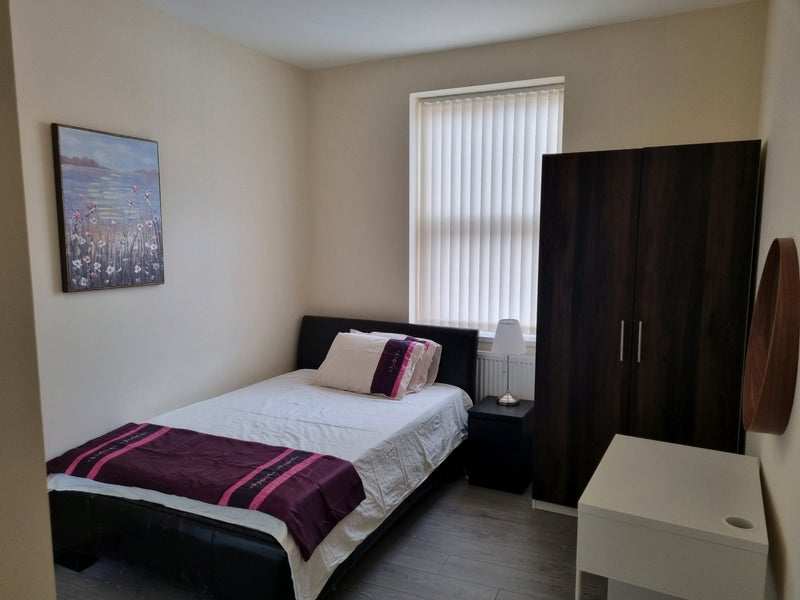 Photo 1: Room 3