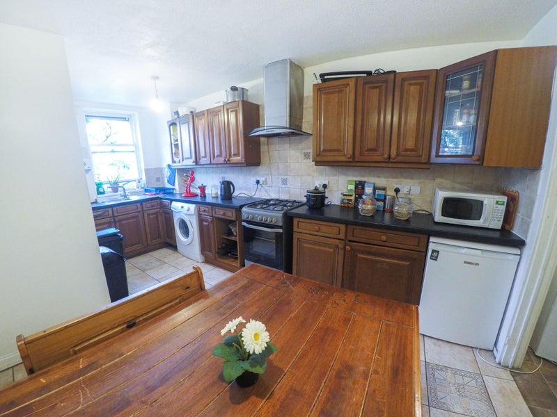 'Two Rooms Available/In Tottenham Hale' Room to Rent from SpareRoom