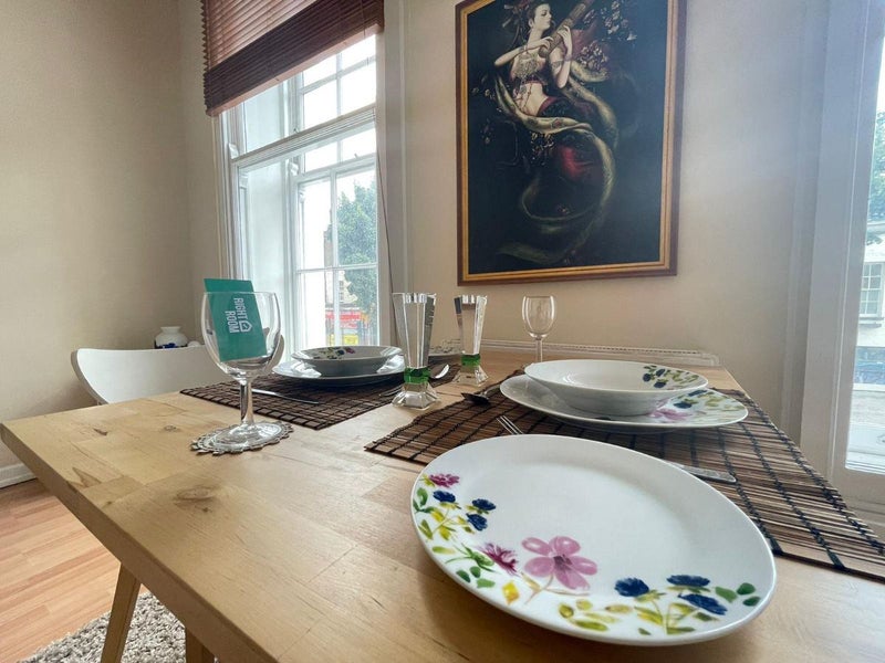 'Kings X Luxury 1 Bed Mins Away From Station' Room to Rent from