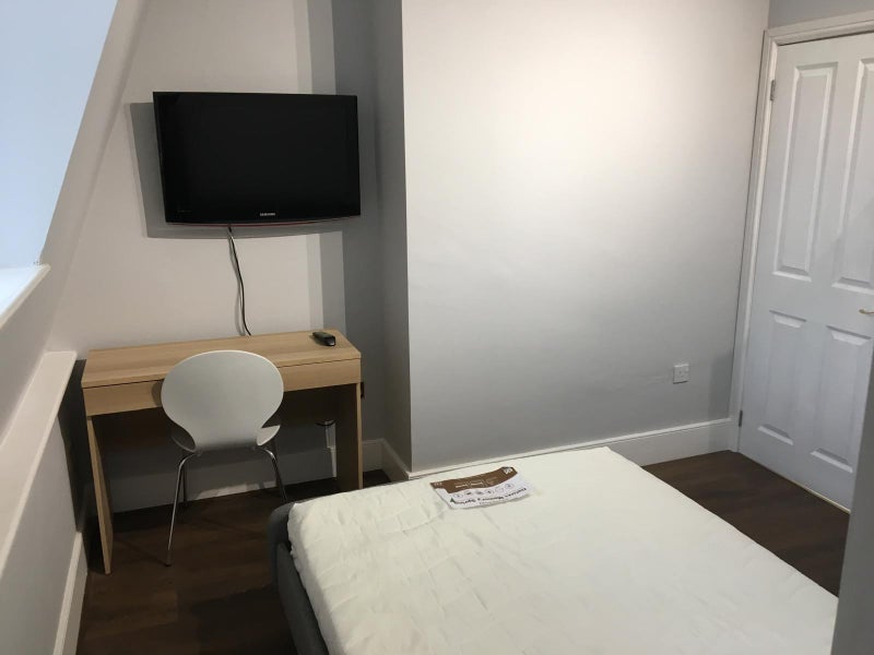 'Furnished Ensuite Double Bedroom, In City Centre ' Room to Rent from