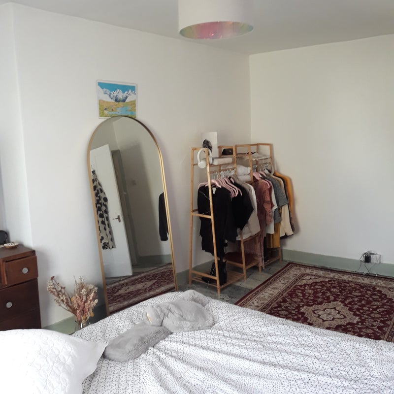 Photo 6: Bedroom