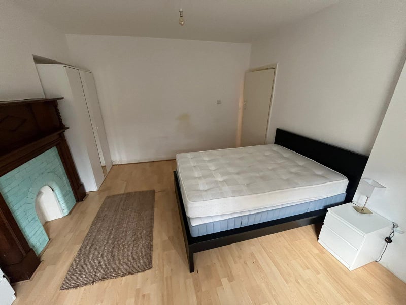 '😍 New 1 Bedroom Flat Kingston Asap 😍' Room to Rent from SpareRoom