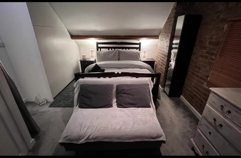 Photo 1: Loft Room with en-suite 