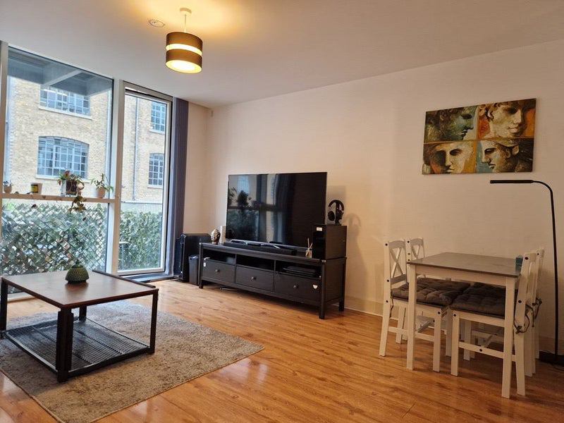 '2Bedroom Apartment in Prime Zone 1 Location' Room to Rent from SpareRoom