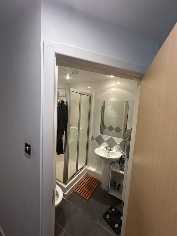 'Double room available in Leeds City Centre' Room to Rent from SpareRoom