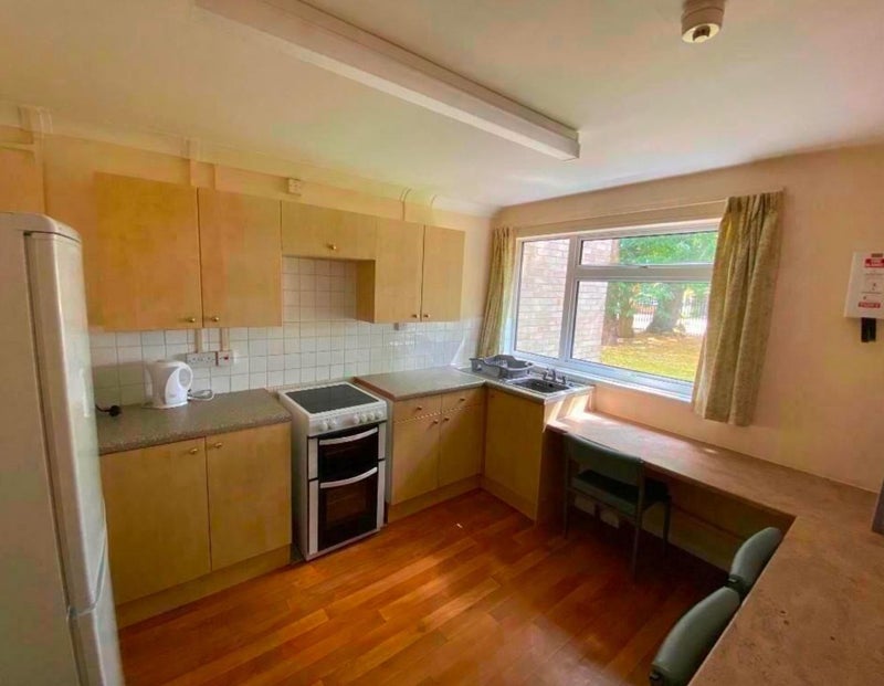 '*Bills Included* *Amazing value*' Room to Rent from SpareRoom