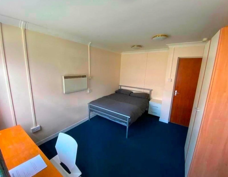 '*Bills Included* *Amazing value*' Room to Rent from SpareRoom