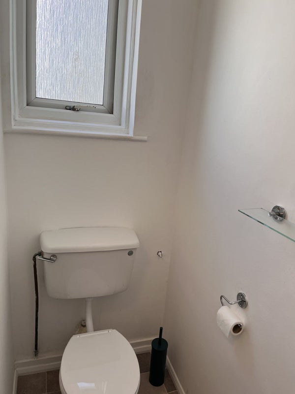 'Short Let Room W/ Shared Bathroom ' Room to Rent from