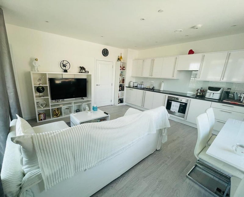 'One bed flat available… MUST SEE ' Room to Rent from SpareRoom