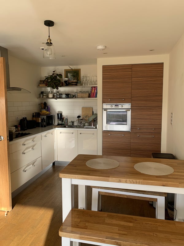 'Single room with parking space and ensuite' Room to Rent from SpareRoom