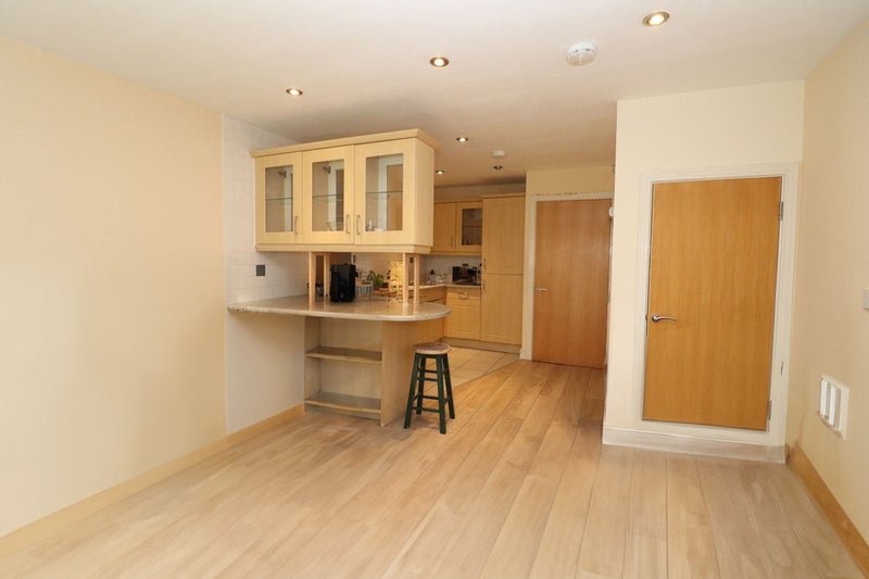 'Last Ensuite In Friendly House In Depfort !!!' Room to Rent from SpareRoom