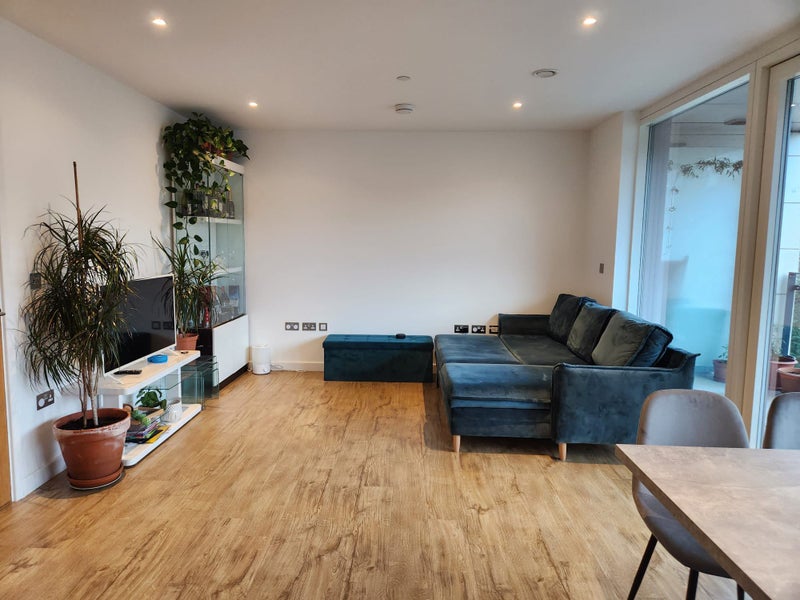 'Ensuite double room in a modern flat in Zone 1' Room to Rent from