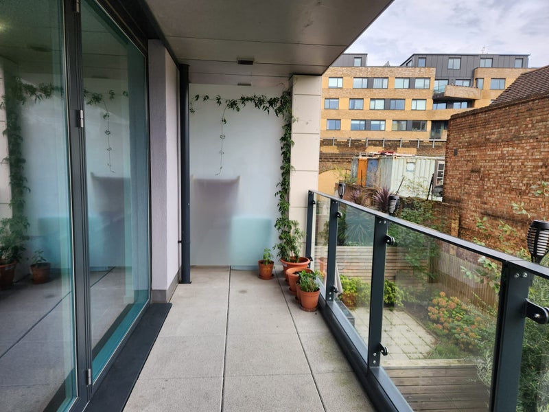 'Ensuite double room in a modern flat in Zone 1' Room to Rent from