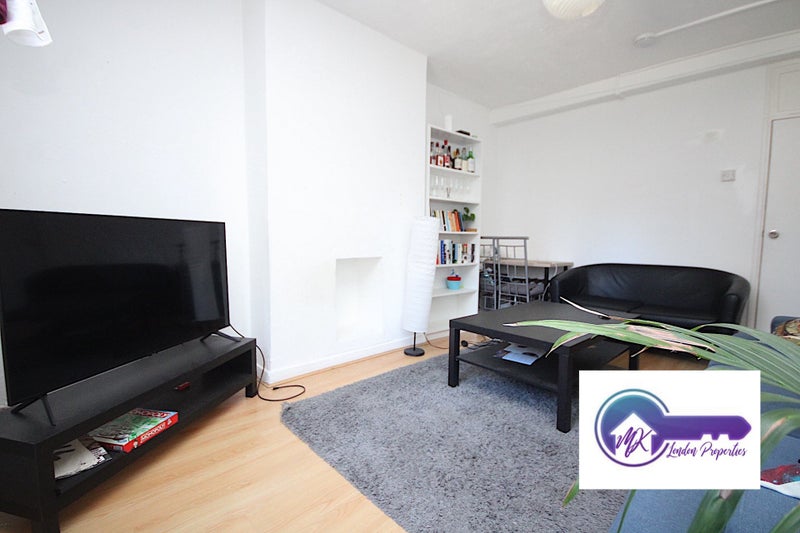 '''3Bedroom Flat With Garden In Bethnal Green''' Room to Rent from