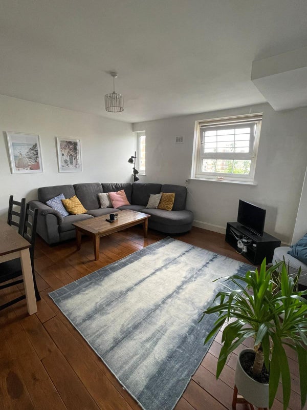 'X2 Double Rooms Available Bethnal Green Flat' Room to Rent from SpareRoom